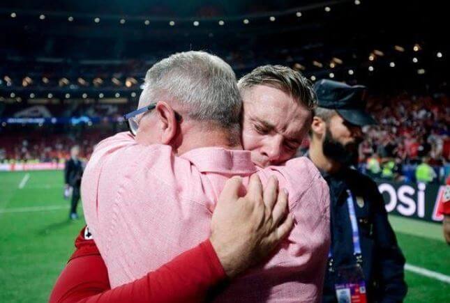 Tear-jerking moment of Liz Henderson's son, Jordan Henderson, and his father at champion league final.